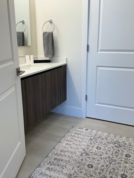 Bathroom - 1938 Jackson St