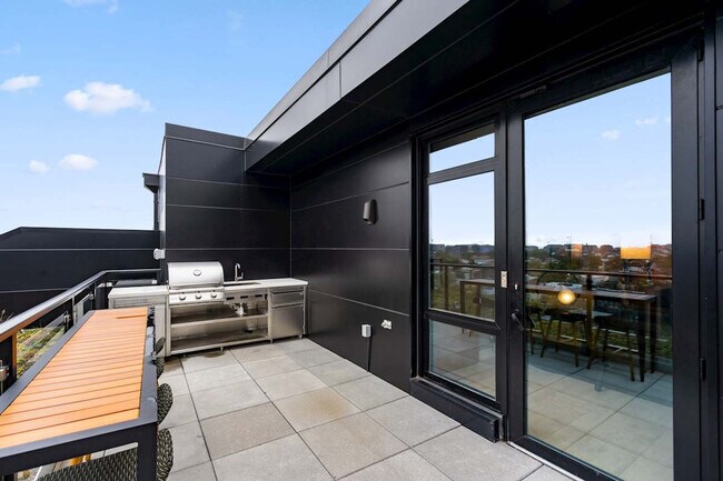 Building Photo - 1722 6th St NW