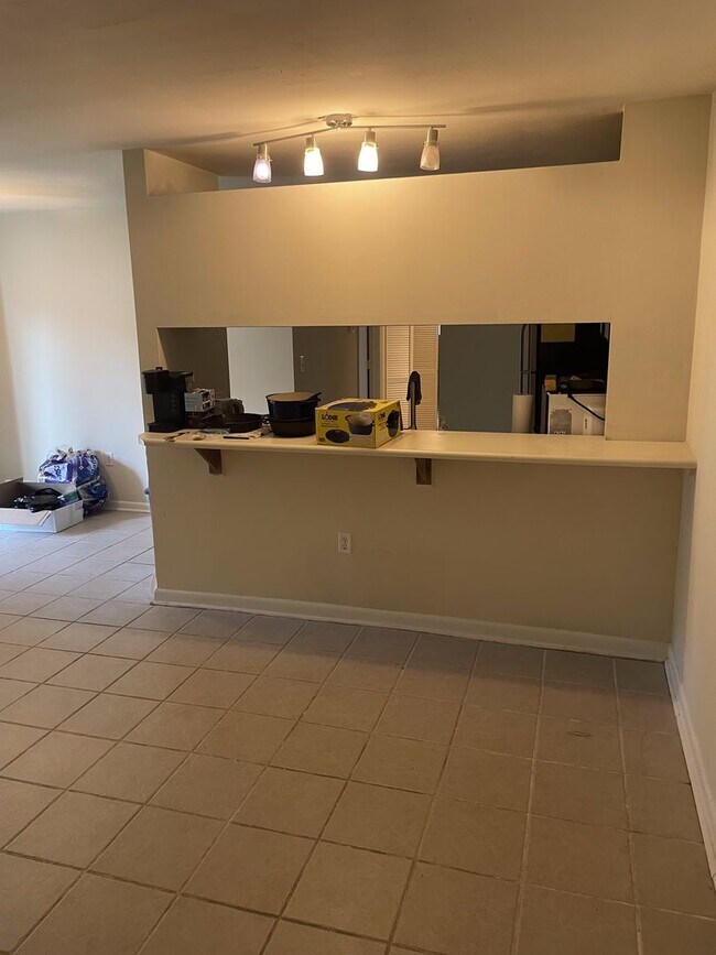 Building Photo - UT - 1210-A