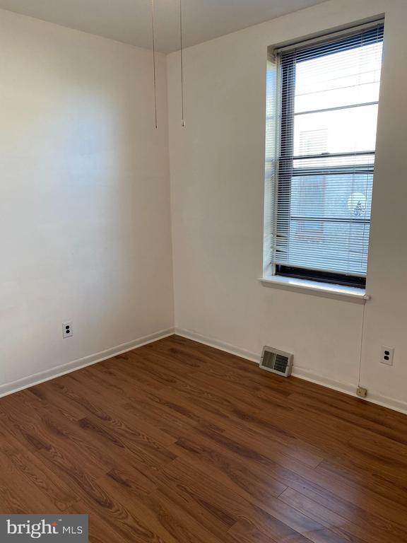 Building Photo - 1703 W Diamond St