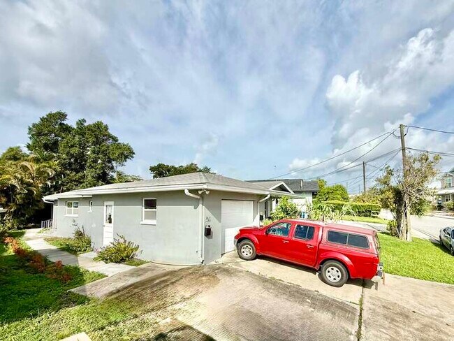Building Photo - 1265 Pierce St