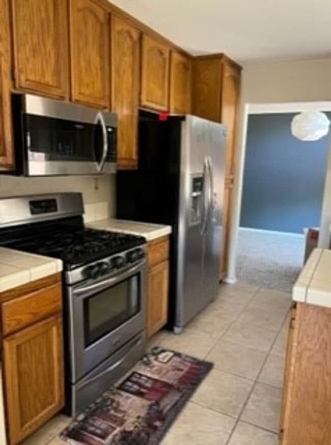 Building Photo - 4 Bedroom 3 Bath 3 Car Garage w/Pool
