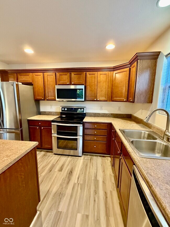 Building Photo - 7952 Bombay Ln