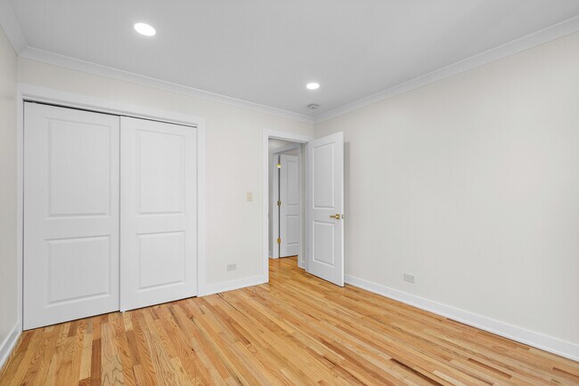 Building Photo - 628 Martin Ln