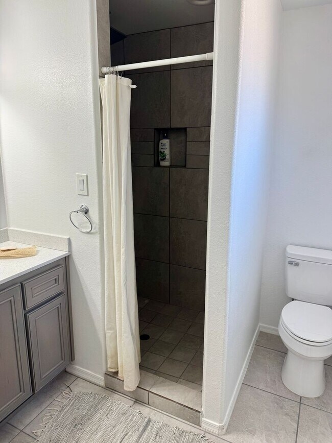 Building Photo - Three Bedroom Two Bath San Luis Home in Los Mezsquites