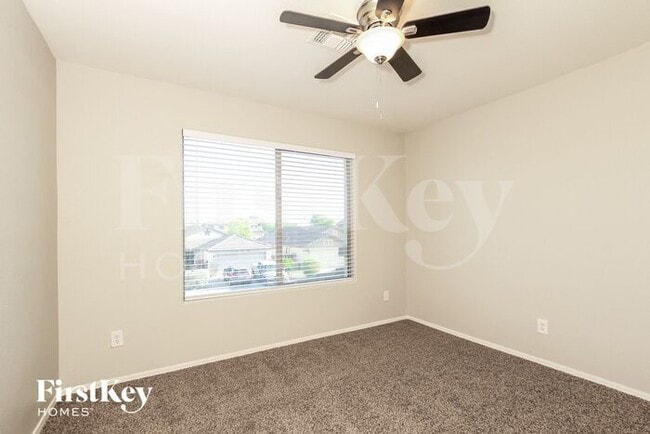 Building Photo - 835 E Bradstock Way