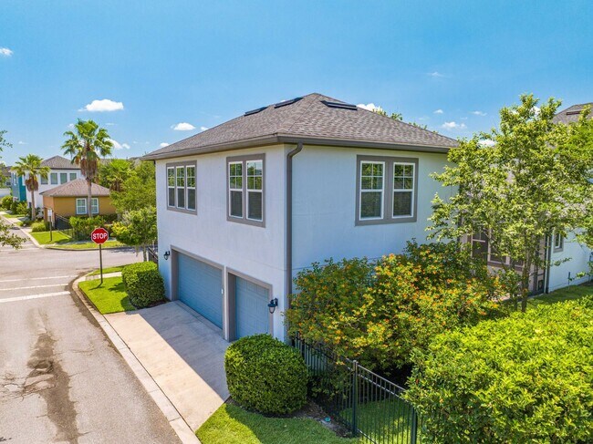 Building Photo - 8393 Laureate Blvd