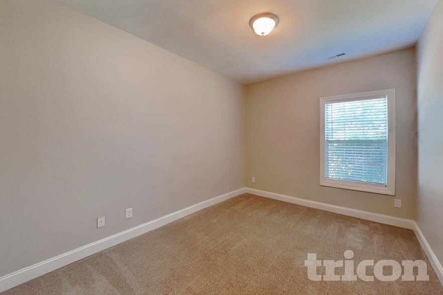 Building Photo - 1306 Crescent Ridge Drive