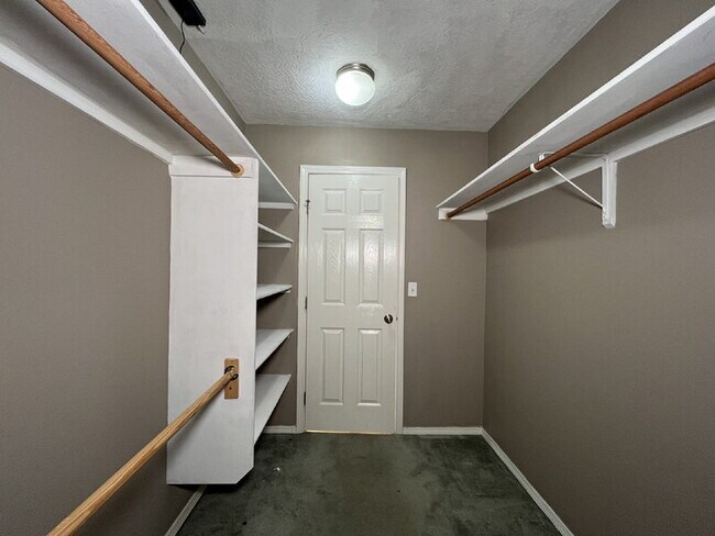 Building Photo - 1754 N Veridian Ave