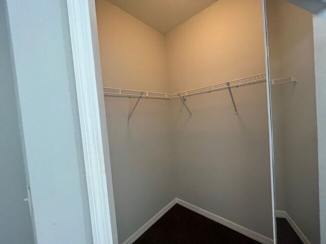 Building Photo - 5578 Metrowest Blvd