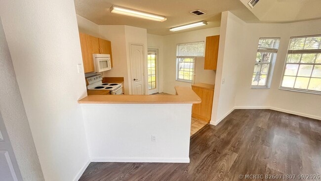 Building Photo - 106 Belmont Pl