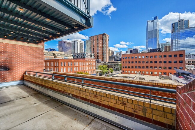 Building Photo - $2,445.00, 1 bed, 1.5. bath located in Denver