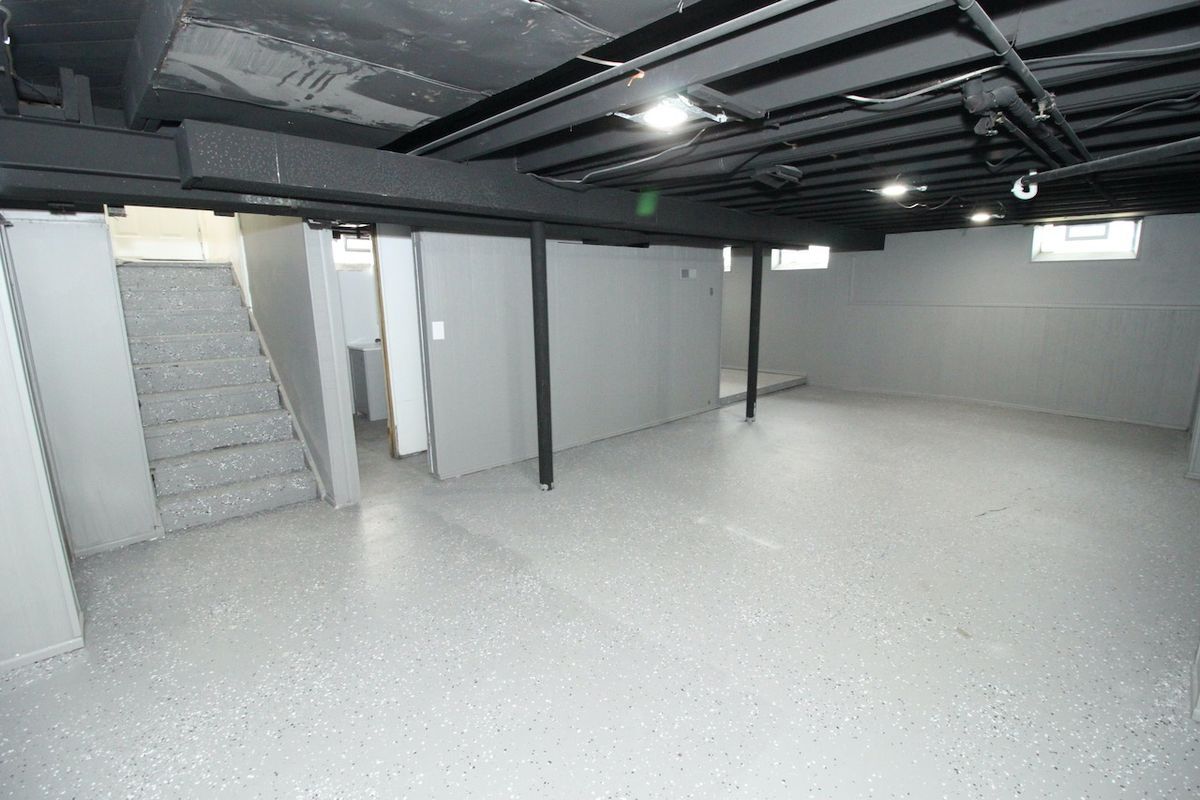 Building Photo - 18112 Justine St