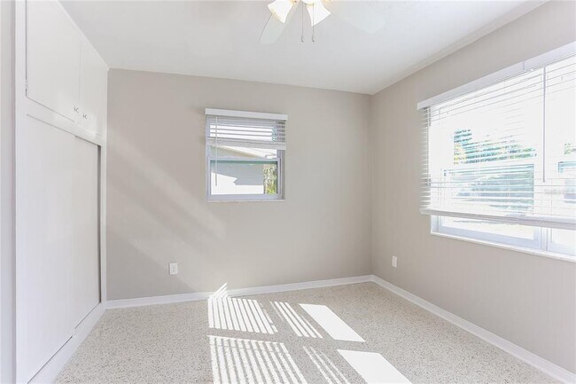 Building Photo - 7941 23rd Ave N