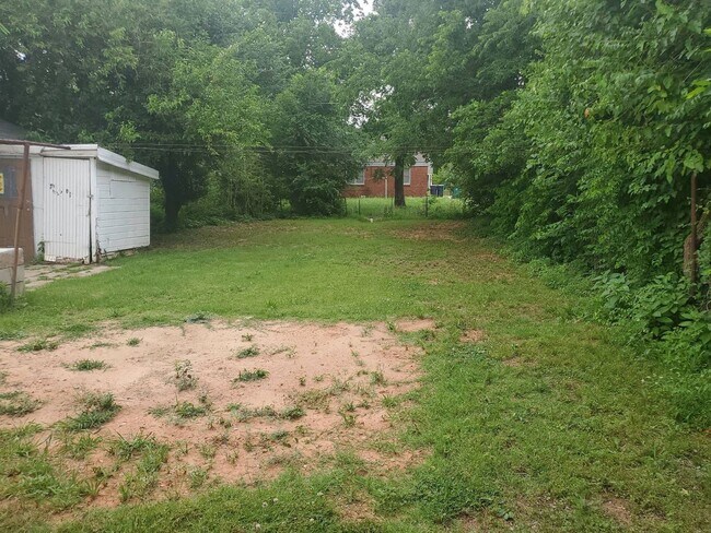 Building Photo - 2143 NE 19th St