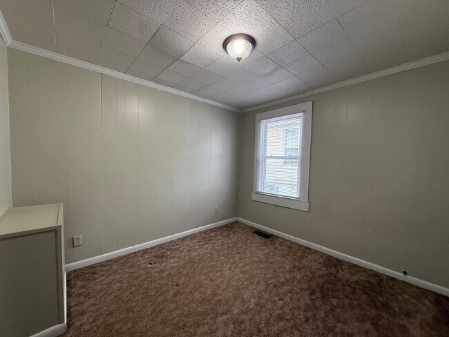 Building Photo - 3 Bedroom 1 Bathroom Home in Greeneville, TN