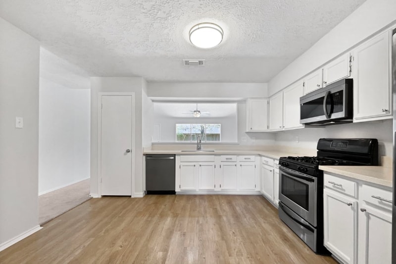 Building Photo - 5315 Windsong Trail