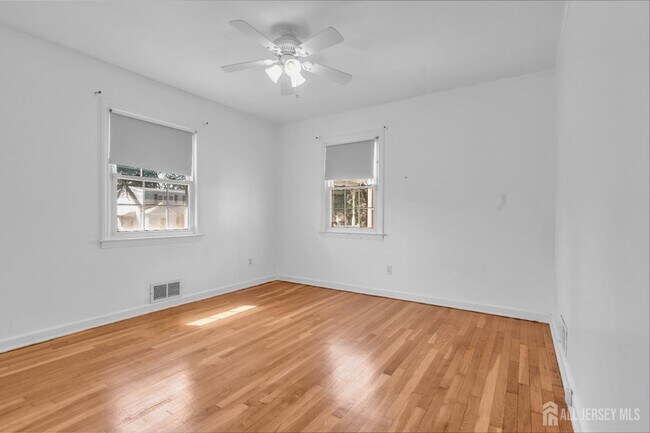 Building Photo - 253 Fairmount Ave