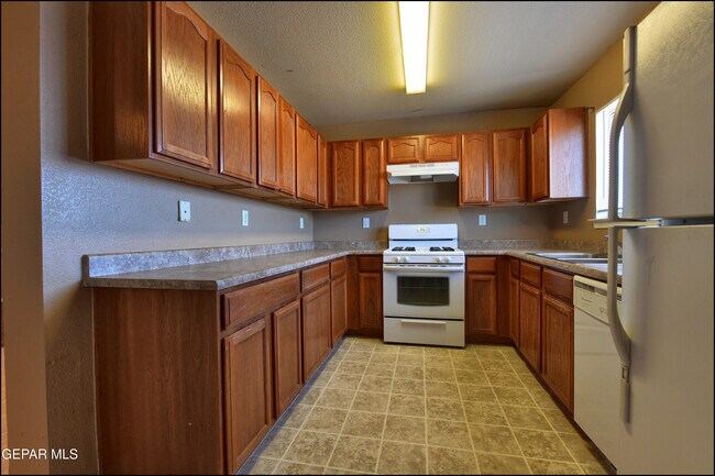 Building Photo - 3404 Blue Earth Ln