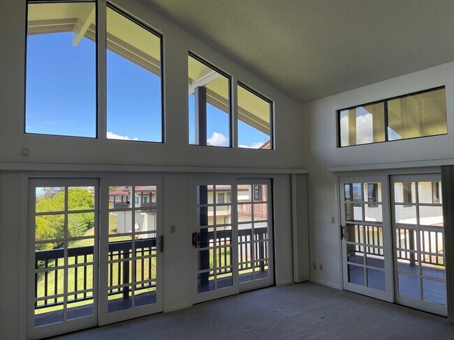 Building Photo - Sparkling, Mountaintop House in Gated Community w/Ocean View