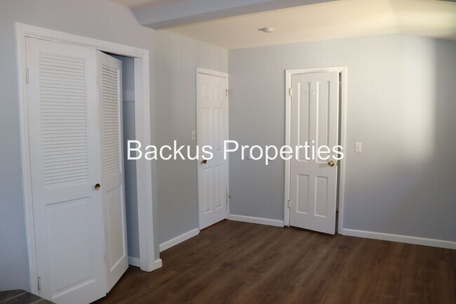 Building Photo - 11585 McCarthy Rd