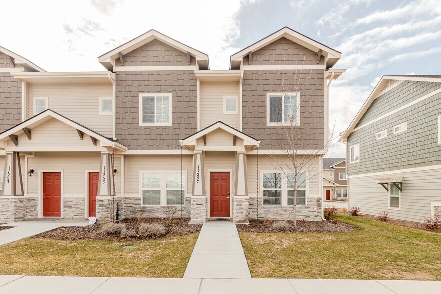 Building Photo - 11257 W Gabrielle Dr