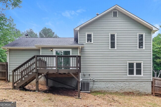 Building Photo - 400 Lake Swan Ct