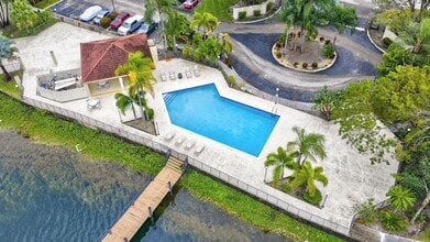 Building Photo - 117 Lake Emerald Dr