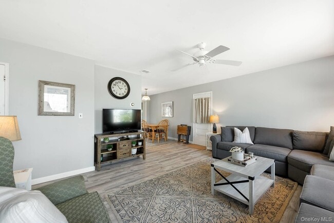 Building Photo - 37 Noyack Harbor Rd