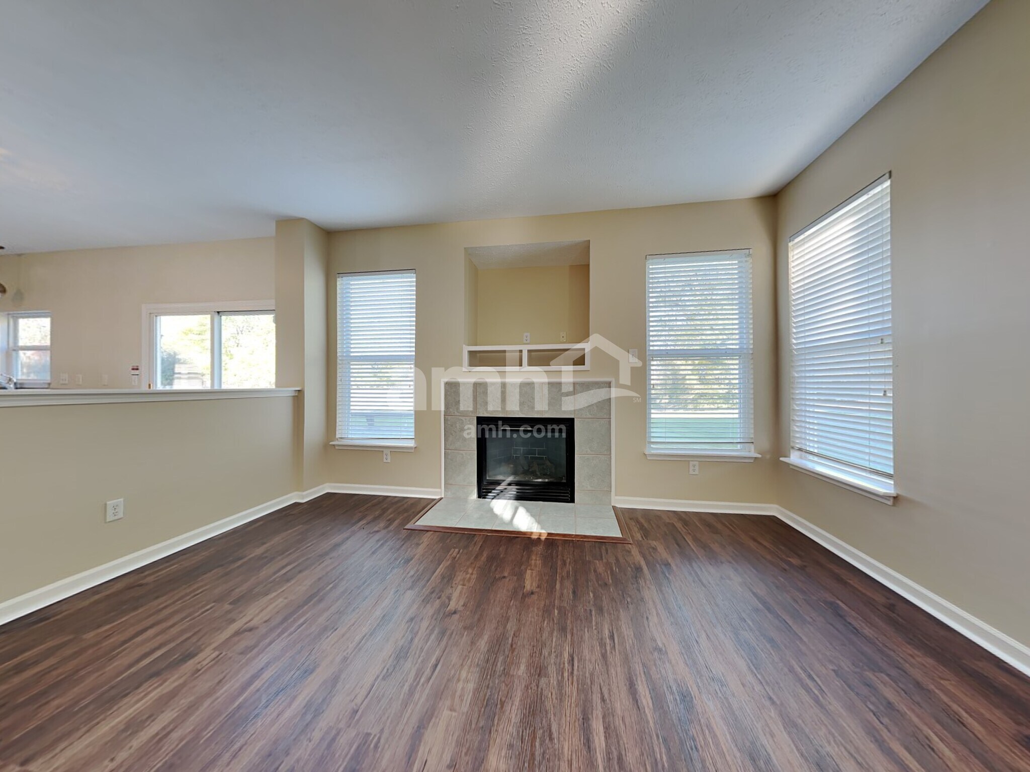 Building Photo - 16938 Cedar Creek Ln