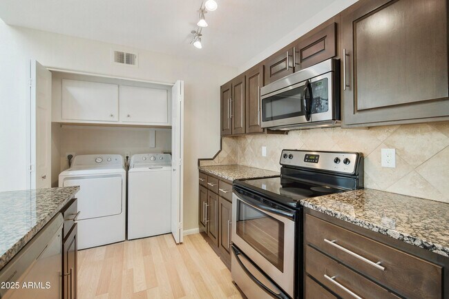 Building Photo - 11333 N 92nd St