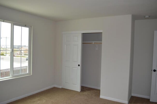 Building Photo - 2019 Grinnell Ct