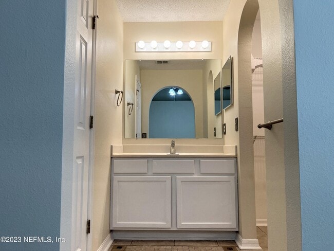 Building Photo - 6580 Gentle Oaks Dr N