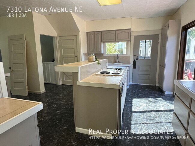 Building Photo - 7310 Latona Ave NE