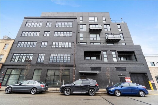 Building Photo - 2545 Penn Ave