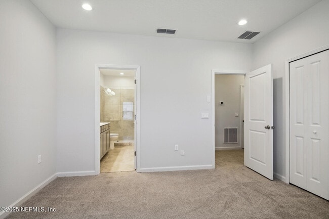 Building Photo - 95 Pinebury Ln