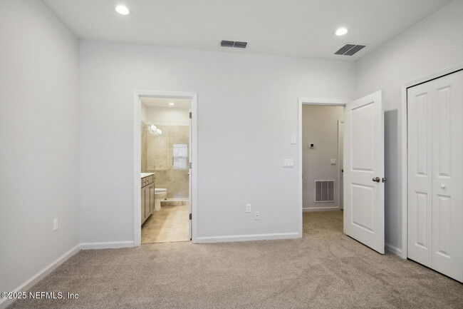 Building Photo - 95 Pinebury Ln