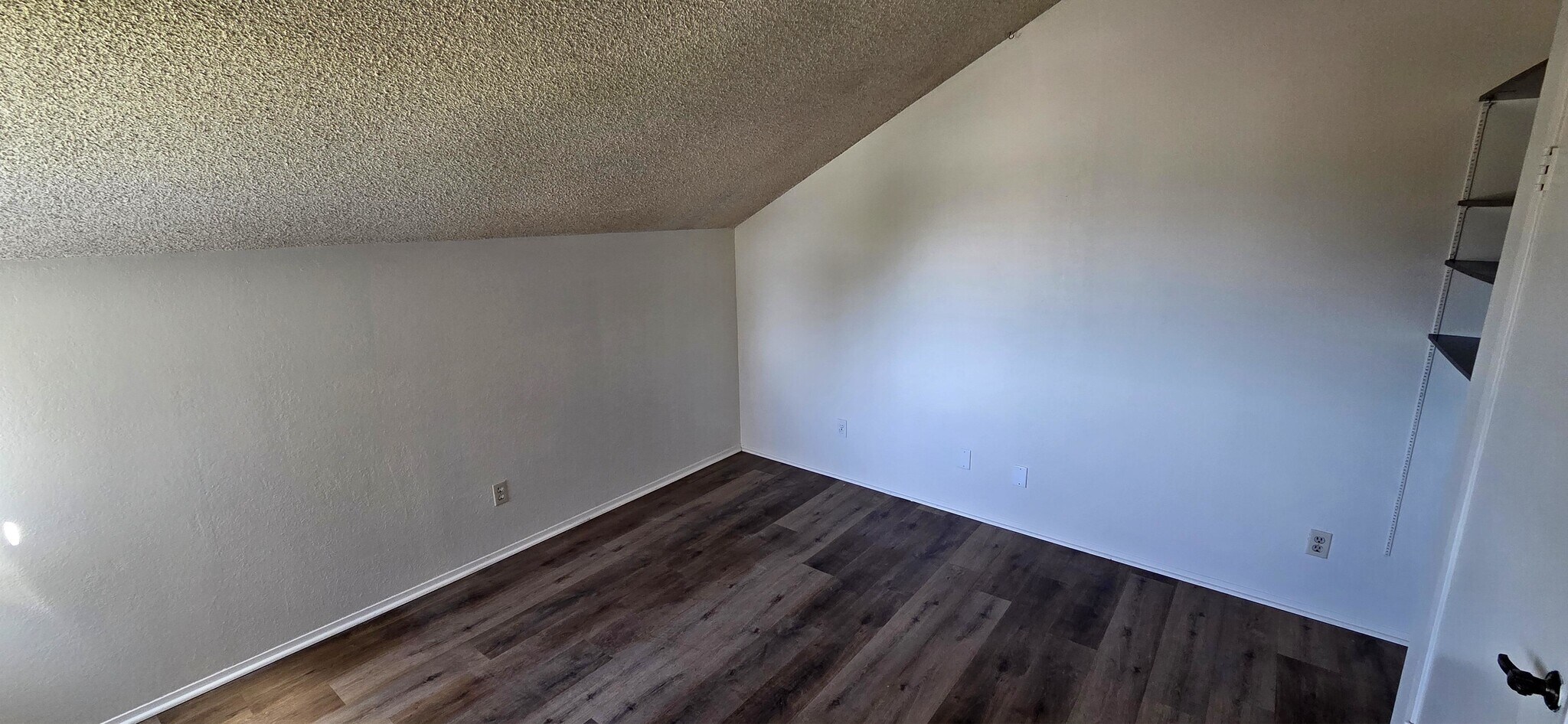 Building Photo - 376 Center St