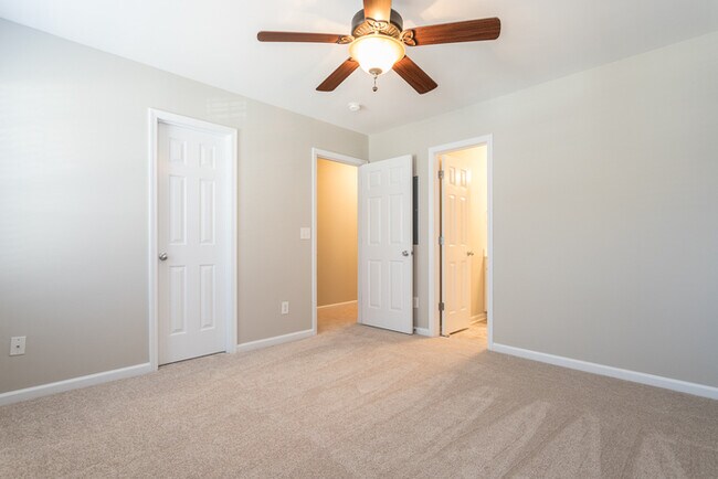 Building Photo - Spacious Wake Forest Town Home For Rent