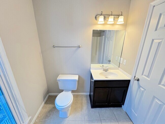 Building Photo - 1003 Green St