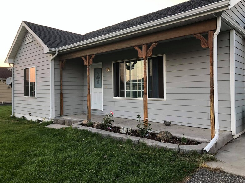 Front yard - 53 W Tobiano Trl