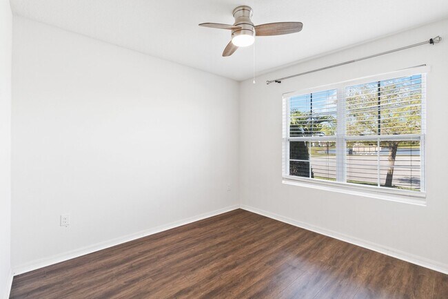 Building Photo - 4/2 Energy Efficient Home in St. Cloud w/ Fenced Back Yard