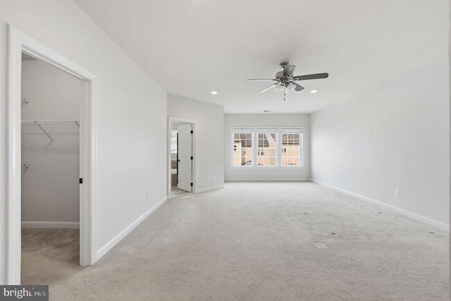 Building Photo - 21253 Park Grove Terrace