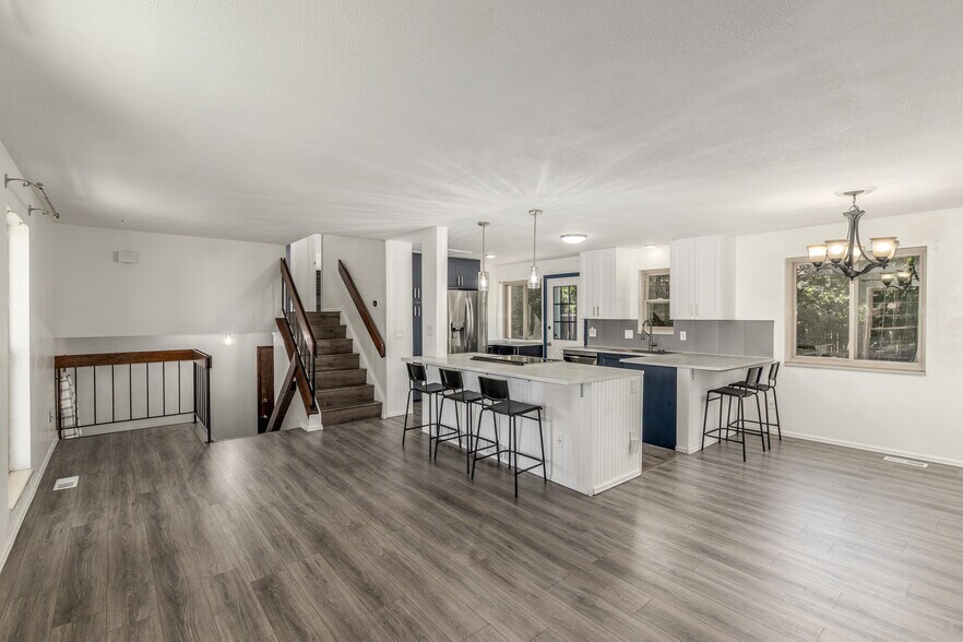 Building Photo - 1549 S Evanston St