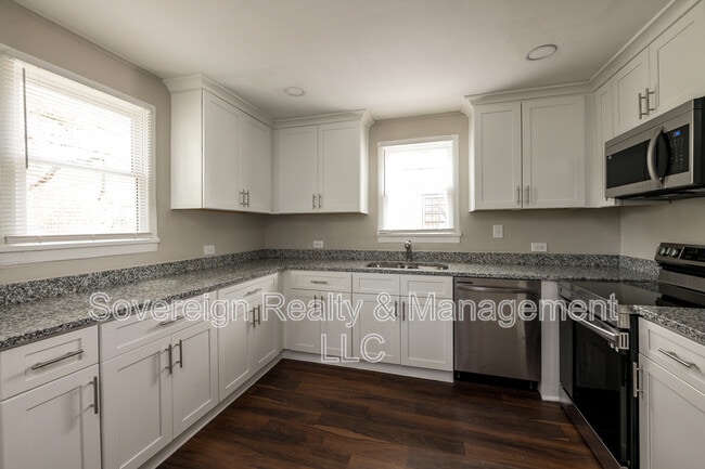 Building Photo - 1854 Broadwell St SW