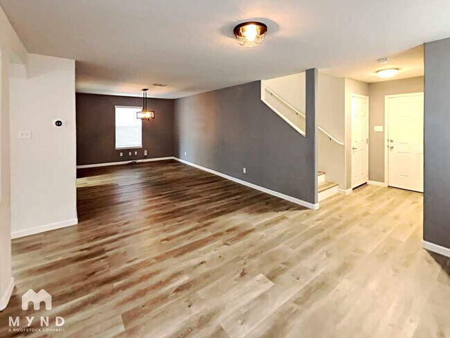 Building Photo - 9203 Silver Vista