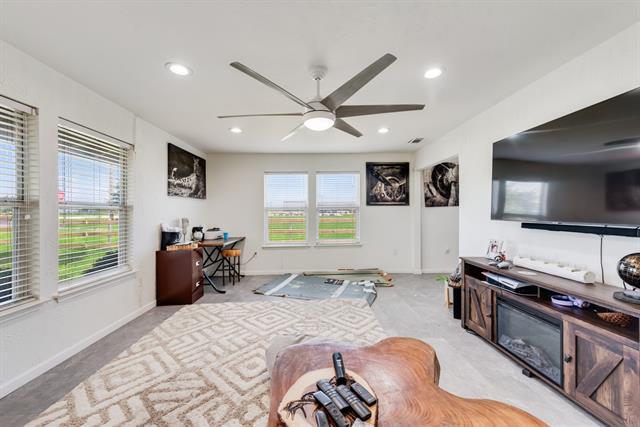 Building Photo - 354 N Farm To Market 1138