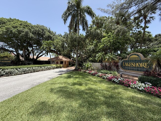 Building Photo - 225 N Lakeshore Dr