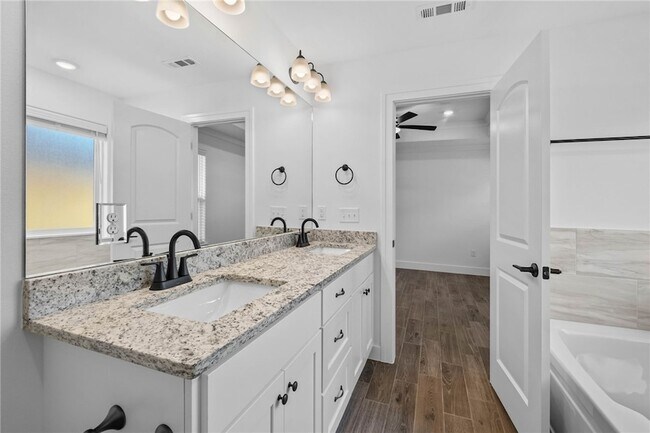 Building Photo - 4225 Barhem Dr