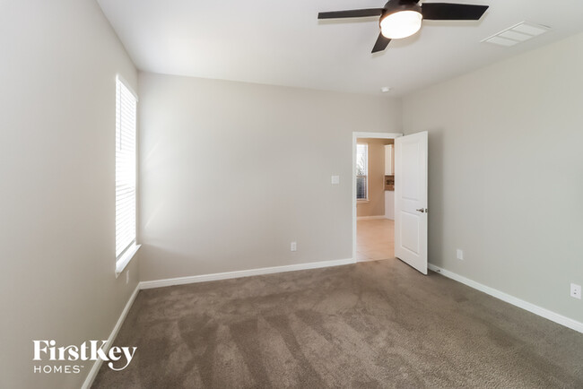 Building Photo - 2609 Sunburst Dr